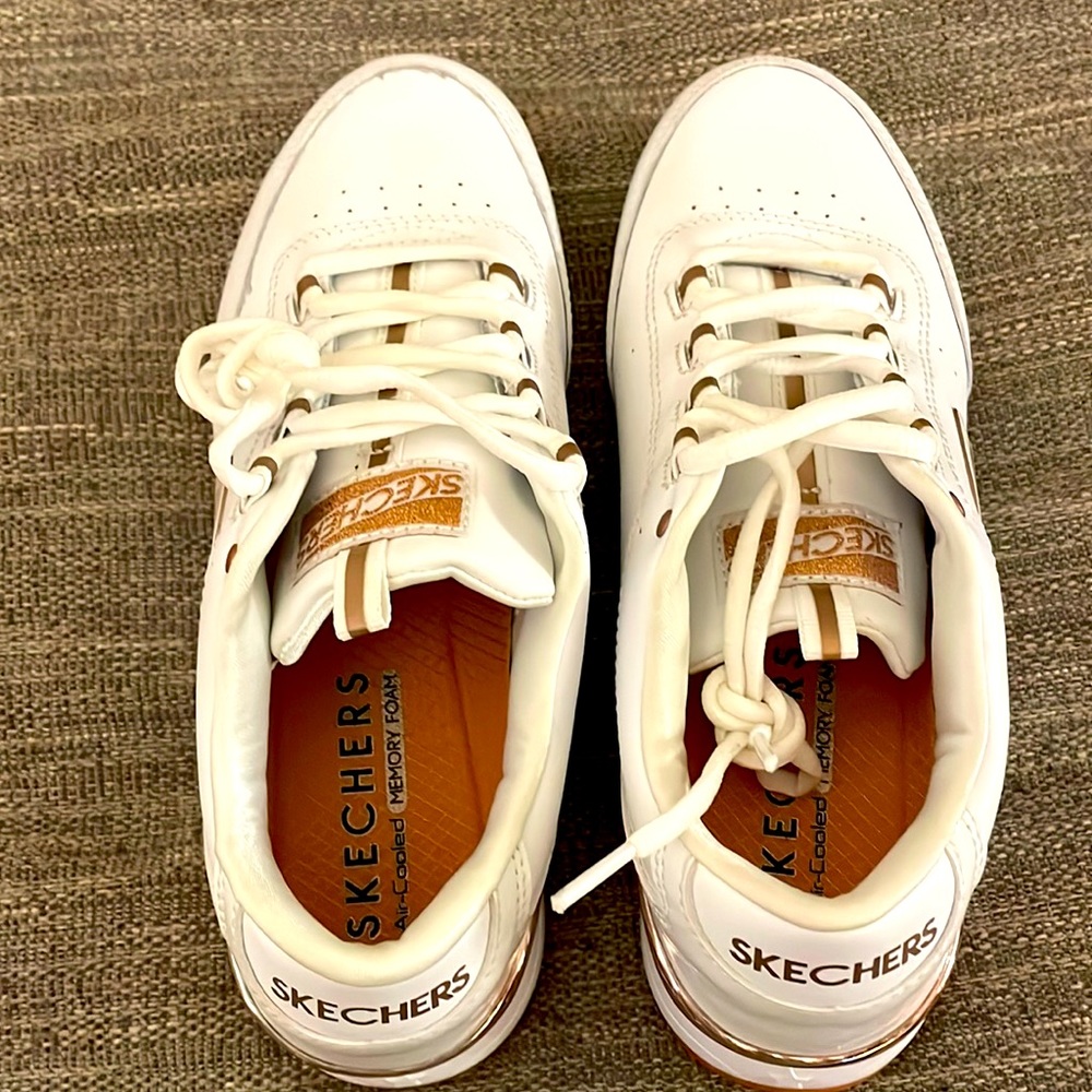 Skechers women’s sneaker
